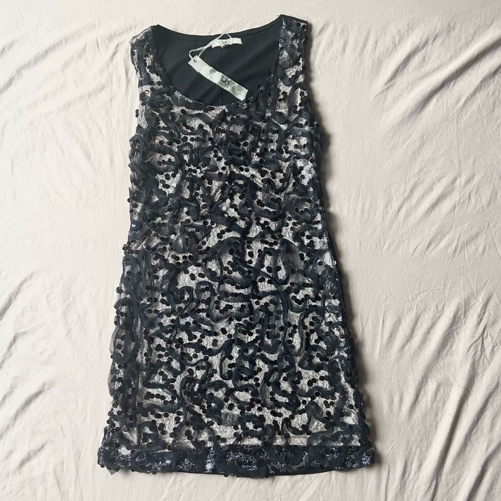 Size L Strapless Black Stretch Shift Dress with Sequins and Silver Threading
